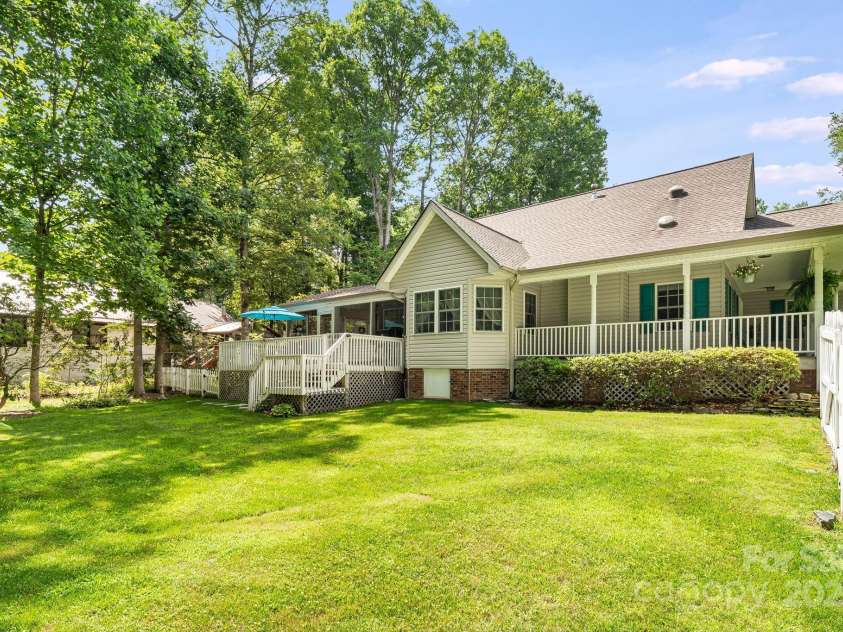 61 Greenwood Forest Drive, Etowah, NC 28729.  MLS# CAR4260594, YatesRealty ID 14389. 
