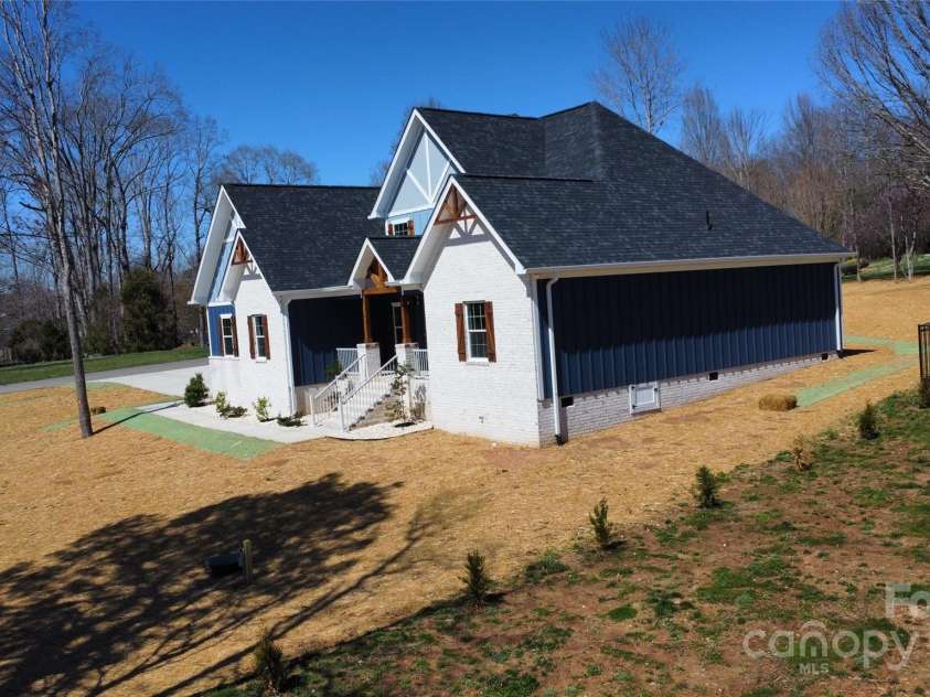 167 Harbor Point Drive, Cherryville, NC 28021.  MLS# CAR4235437, YatesRealty ID 1439. 