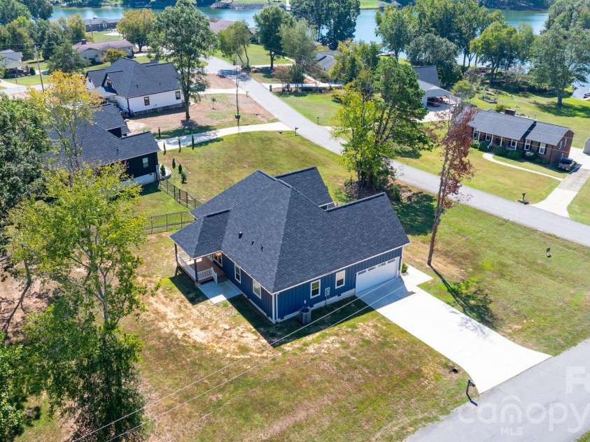 167 Harbor Point Drive, Cherryville, NC 28021.  MLS# CAR4235437, YatesRealty ID 1439. 
