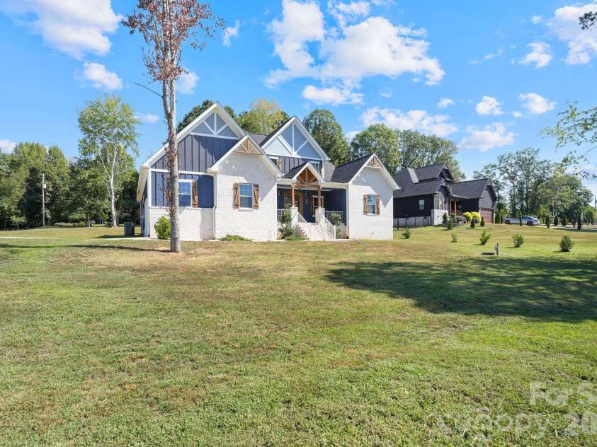 167 Harbor Point Drive, Cherryville, NC 28021.  MLS# CAR4235437, YatesRealty ID 1439. 
