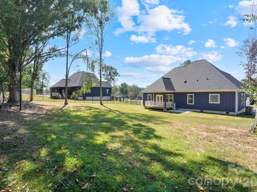 167 Harbor Point Drive, Cherryville, NC 28021.  MLS# CAR4235437, YatesRealty ID 1439. 