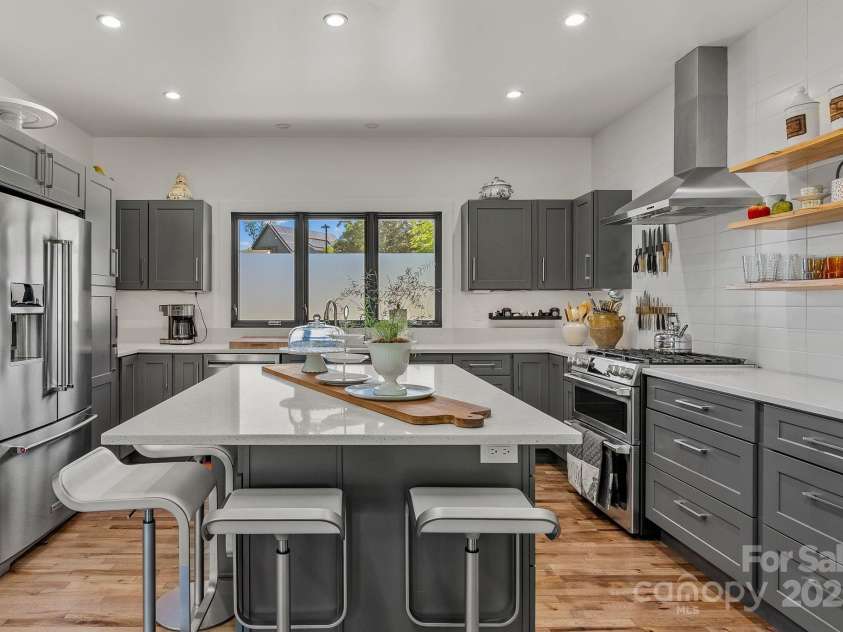 52 Malvern Walk, Asheville, NC 28806.  MLS# CAR4257541, YatesRealty ID 1439. Ready for Your Home Chef