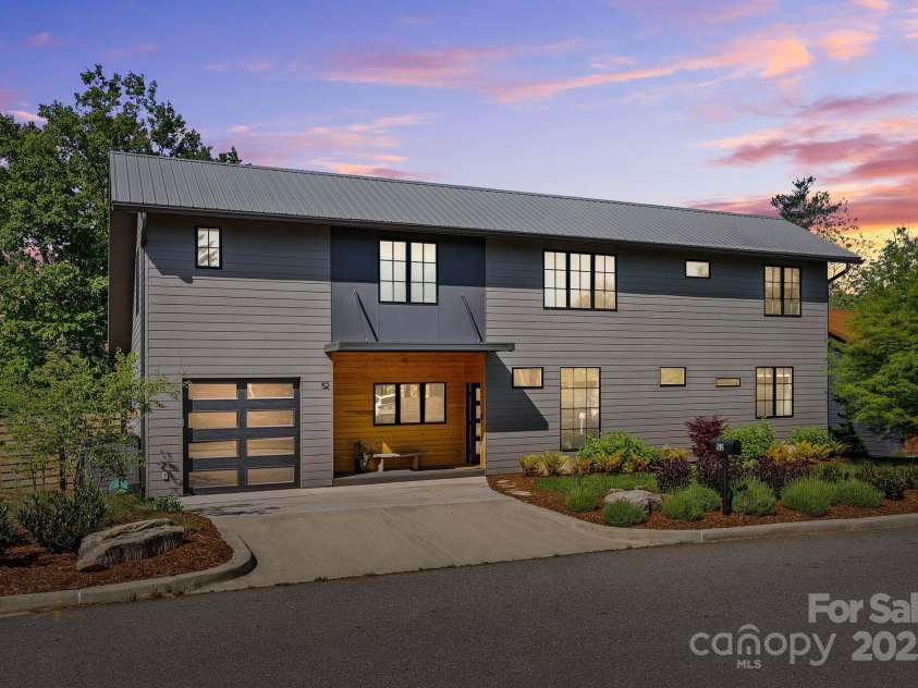 52 Malvern Walk, Asheville, NC 28806.  MLS# CAR4257541, YatesRealty ID 1439. Welcome Home!
