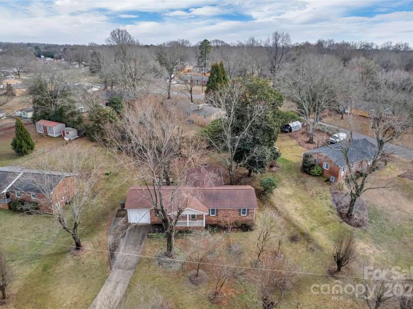 821 Cabaniss Drive, Shelby, NC 28150.  MLS# CAR4223114, YatesRealty ID 1439. 