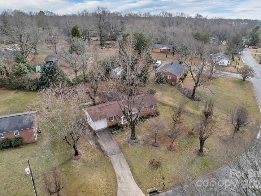 821 Cabaniss Drive, Shelby, NC 28150.  MLS# CAR4223114, YatesRealty ID 1439. 