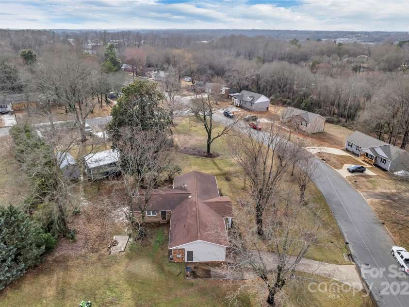 821 Cabaniss Drive, Shelby, NC 28150.  MLS# CAR4223114, YatesRealty ID 1439. 