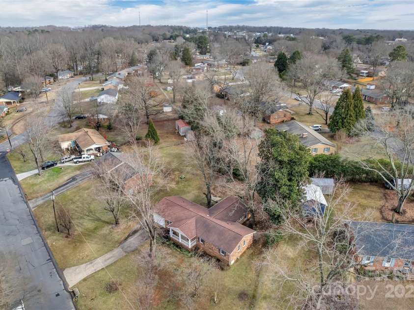 821 Cabaniss Drive, Shelby, NC 28150.  MLS# CAR4223114, YatesRealty ID 1439. 