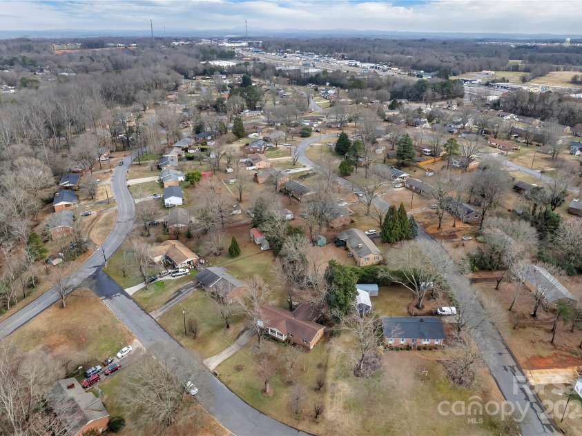 821 Cabaniss Drive, Shelby, NC 28150.  MLS# CAR4223114, YatesRealty ID 1439. 