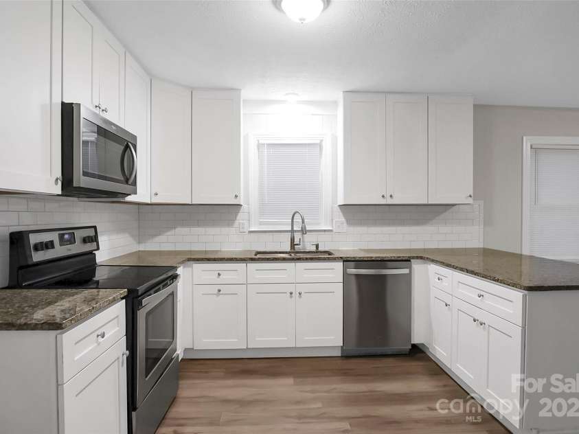 821 Cabaniss Drive, Shelby, NC 28150.  MLS# CAR4223114, YatesRealty ID 1439. 