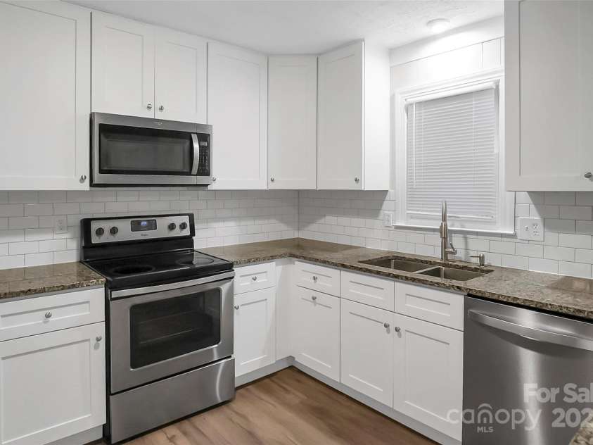 821 Cabaniss Drive, Shelby, NC 28150.  MLS# CAR4223114, YatesRealty ID 1439. 