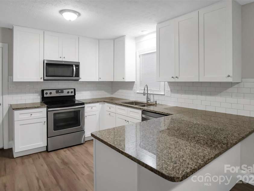 821 Cabaniss Drive, Shelby, NC 28150.  MLS# CAR4223114, YatesRealty ID 1439. 