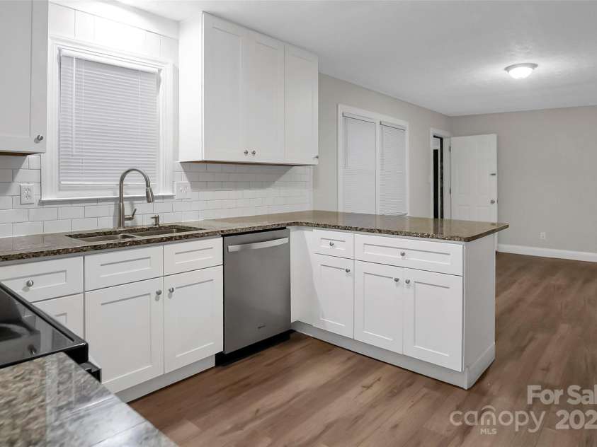 821 Cabaniss Drive, Shelby, NC 28150.  MLS# CAR4223114, YatesRealty ID 1439. 