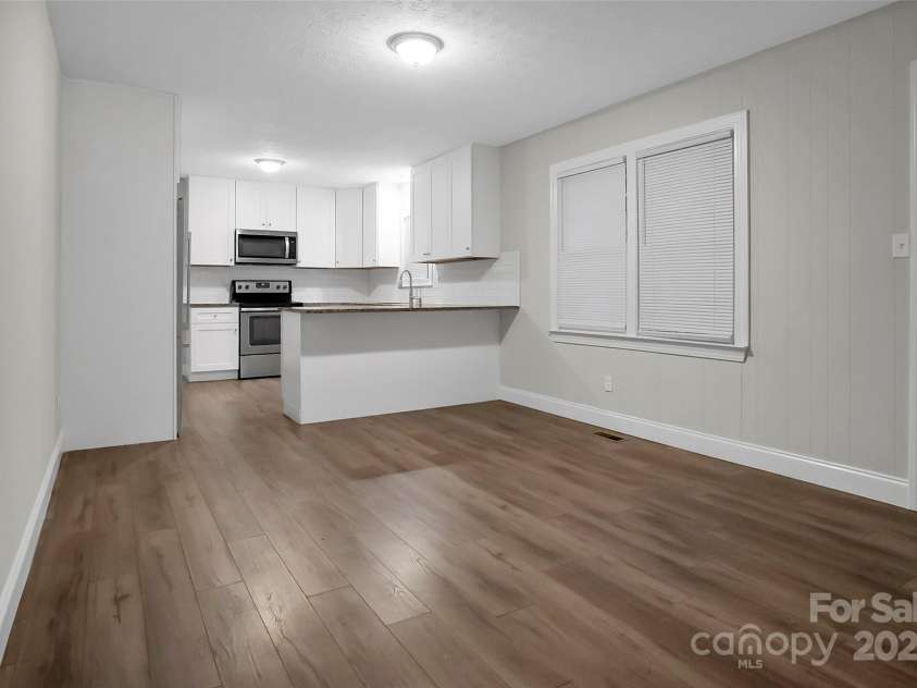 821 Cabaniss Drive, Shelby, NC 28150.  MLS# CAR4223114, YatesRealty ID 1439. 