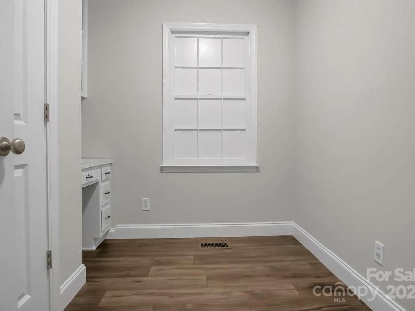 821 Cabaniss Drive, Shelby, NC 28150.  MLS# CAR4223114, YatesRealty ID 1439. 