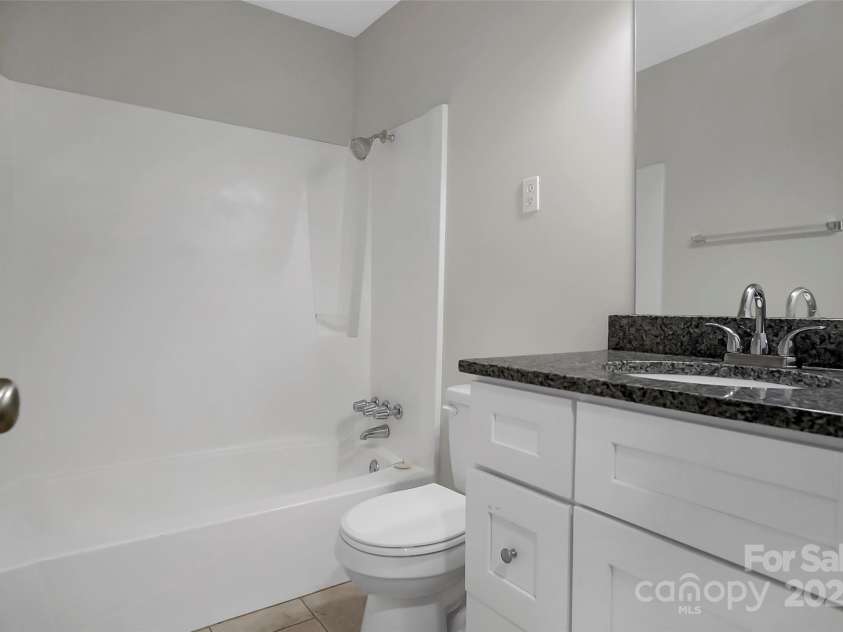 821 Cabaniss Drive, Shelby, NC 28150.  MLS# CAR4223114, YatesRealty ID 1439. 