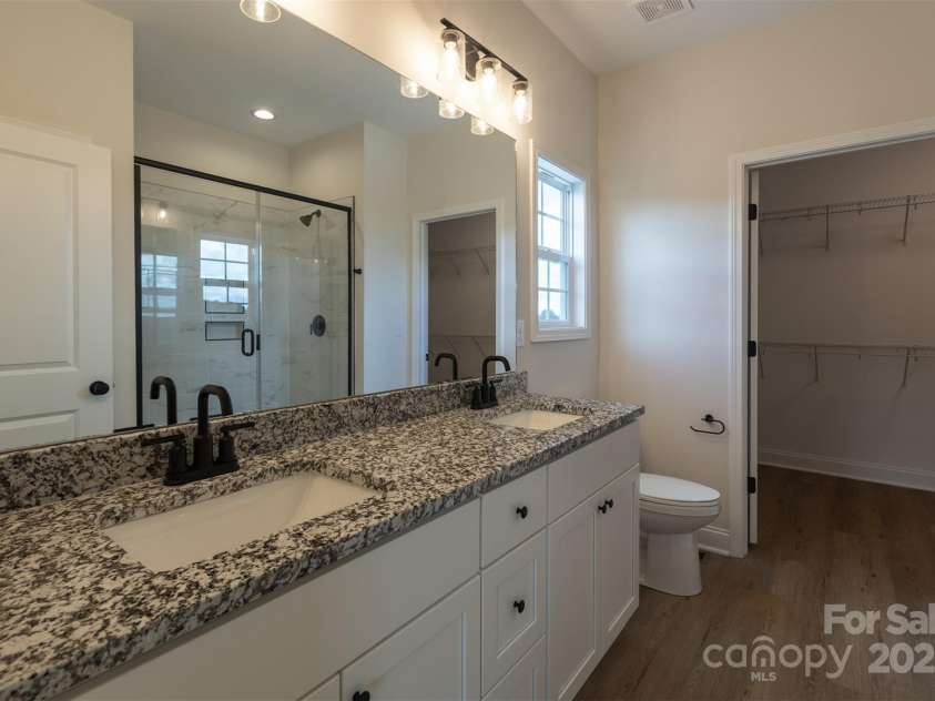 1169 Philbeck Road, York, SC 29745.  MLS# CAR4136844, YatesRealty ID 14390. Primary Bath