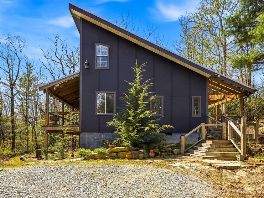 50 Dogwood Circle, Penrose, NC 28766.  MLS# CAR4368210, YatesRealty ID 14391. 