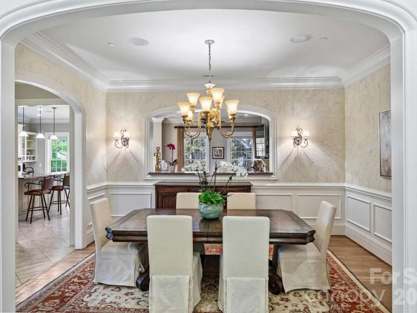 2210 Roswell Avenue, Charlotte, NC 28207.  MLS# CAR4370548, YatesRealty ID 14393. 
