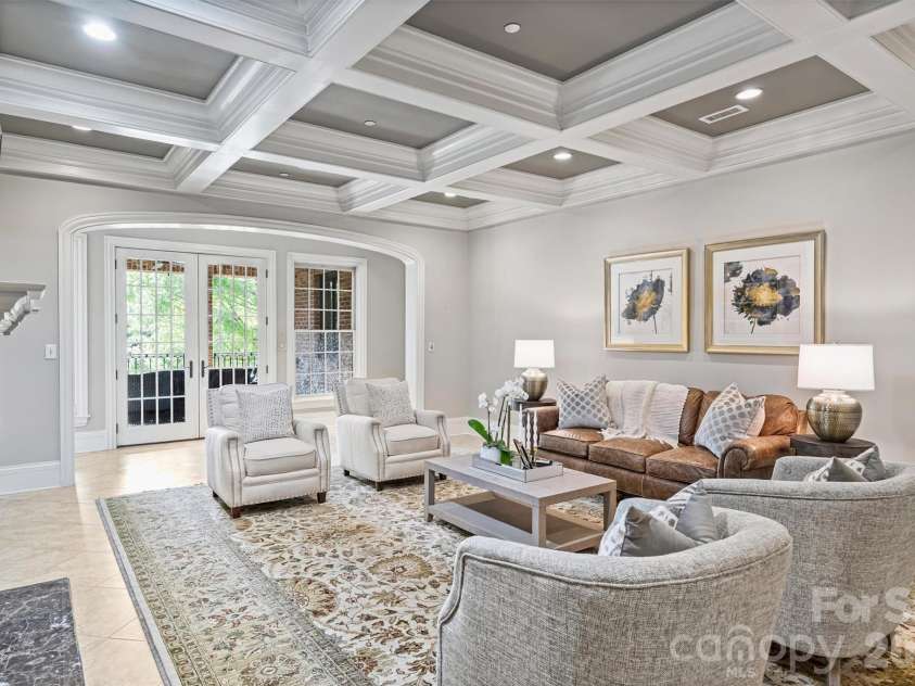 2210 Roswell Avenue, Charlotte, NC 28207.  MLS# CAR4370548, YatesRealty ID 14393. 