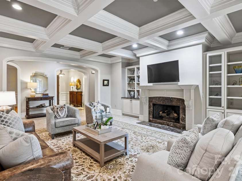 2210 Roswell Avenue, Charlotte, NC 28207.  MLS# CAR4370548, YatesRealty ID 14393. 