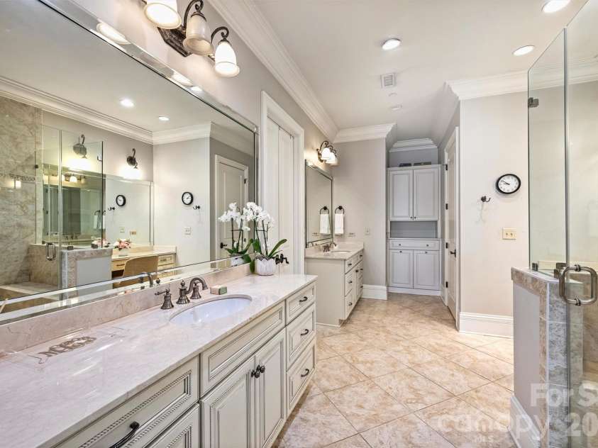 2210 Roswell Avenue, Charlotte, NC 28207.  MLS# CAR4370548, YatesRealty ID 14393. 