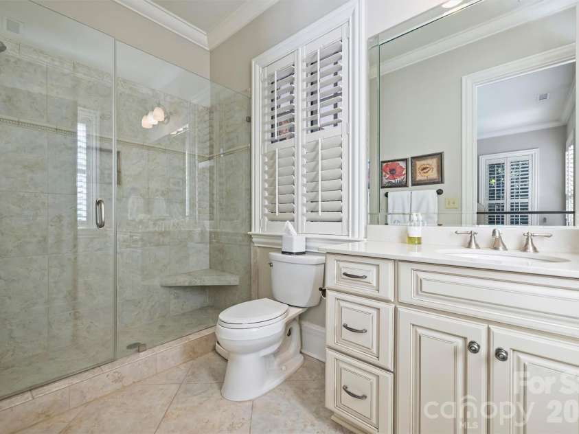 2210 Roswell Avenue, Charlotte, NC 28207.  MLS# CAR4370548, YatesRealty ID 14393. 