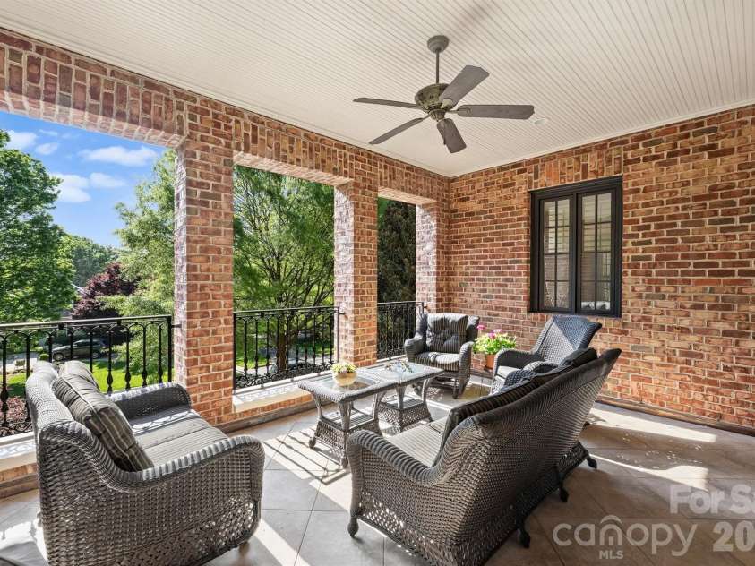 2210 Roswell Avenue, Charlotte, NC 28207.  MLS# CAR4370548, YatesRealty ID 14393. 