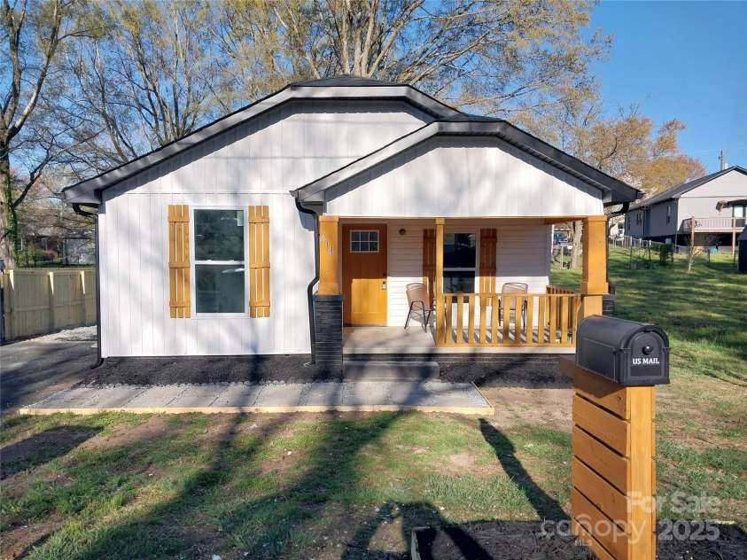 414 Rice Street, Landis, NC 28088.  MLS# CAR4238157, YatesRealty ID 14394. 