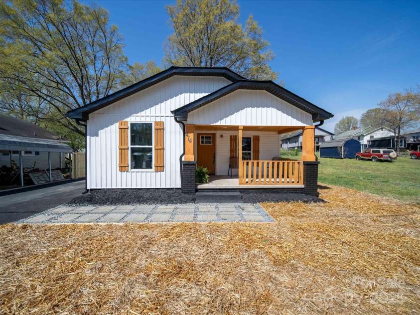414 Rice Street, Landis, NC 28088.  MLS# CAR4238157, YatesRealty ID 14394. 