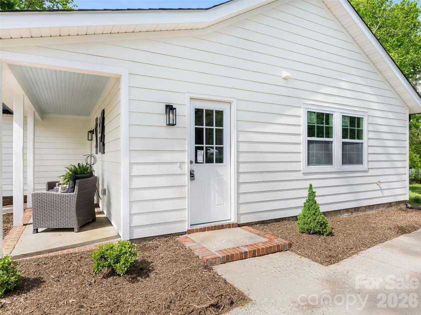 7606 Walnut Wood Drive, Charlotte, NC 28227.  MLS# CAR4363954, YatesRealty ID 14395. 