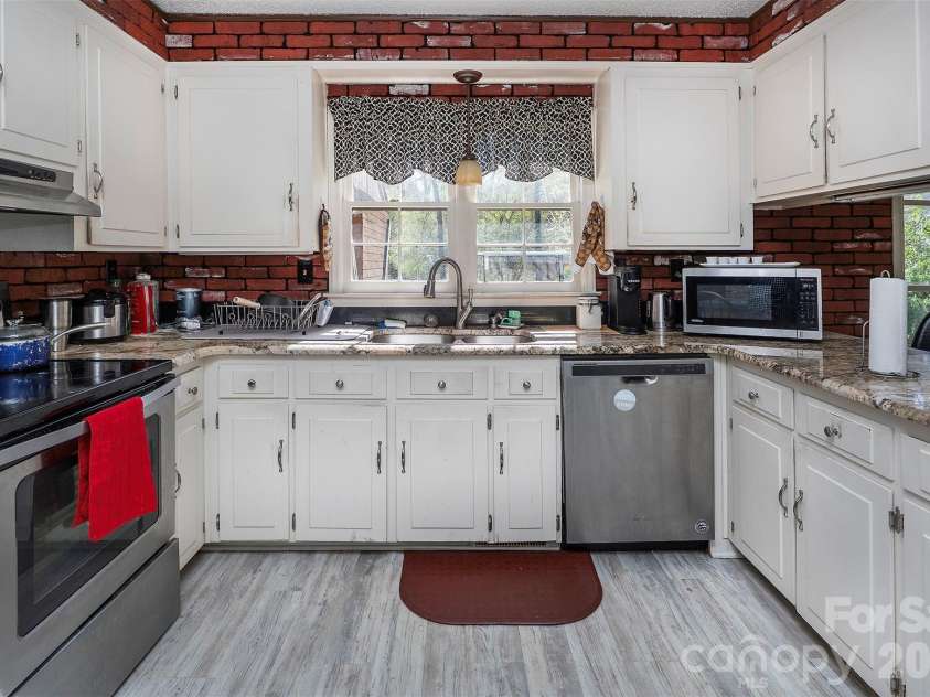 5332 Quail Ridge Drive, Mint Hill, NC 28227.  MLS# CAR4357638, YatesRealty ID 14396. 