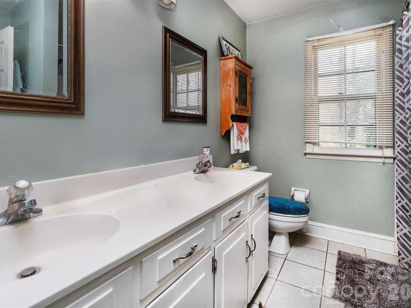 5332 Quail Ridge Drive, Mint Hill, NC 28227.  MLS# CAR4357638, YatesRealty ID 14396. 