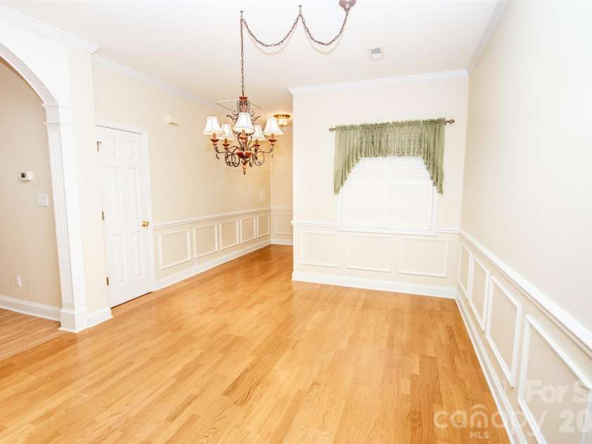 1365 Royalty Circle, Statesville, NC 28625.  MLS# CAR4355141, YatesRealty ID 14398. 