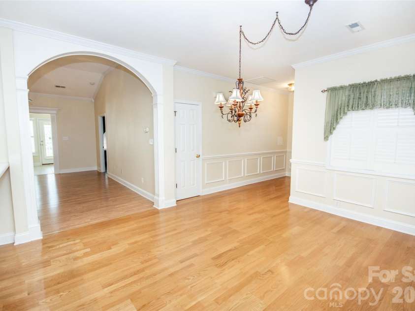 1365 Royalty Circle, Statesville, NC 28625.  MLS# CAR4355141, YatesRealty ID 14398. 