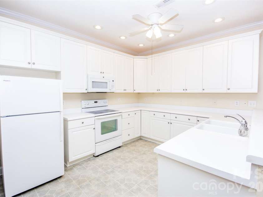 1365 Royalty Circle, Statesville, NC 28625.  MLS# CAR4355141, YatesRealty ID 14398. 