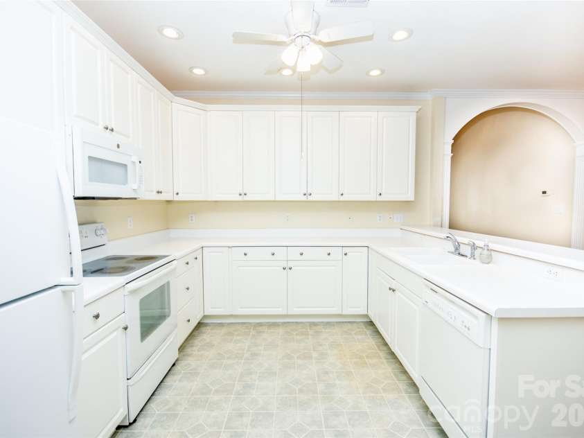 1365 Royalty Circle, Statesville, NC 28625.  MLS# CAR4355141, YatesRealty ID 14398. 
