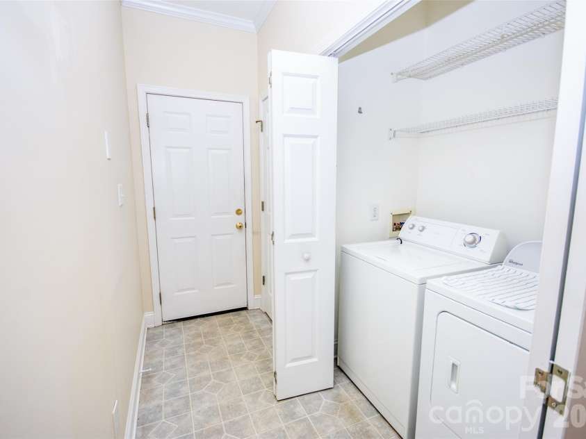 1365 Royalty Circle, Statesville, NC 28625.  MLS# CAR4355141, YatesRealty ID 14398. 