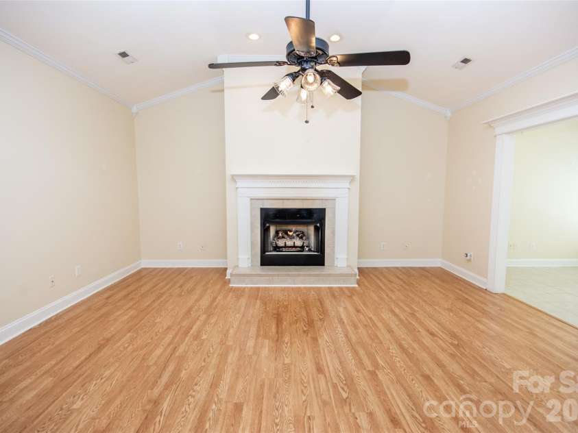 1365 Royalty Circle, Statesville, NC 28625.  MLS# CAR4355141, YatesRealty ID 14398. 