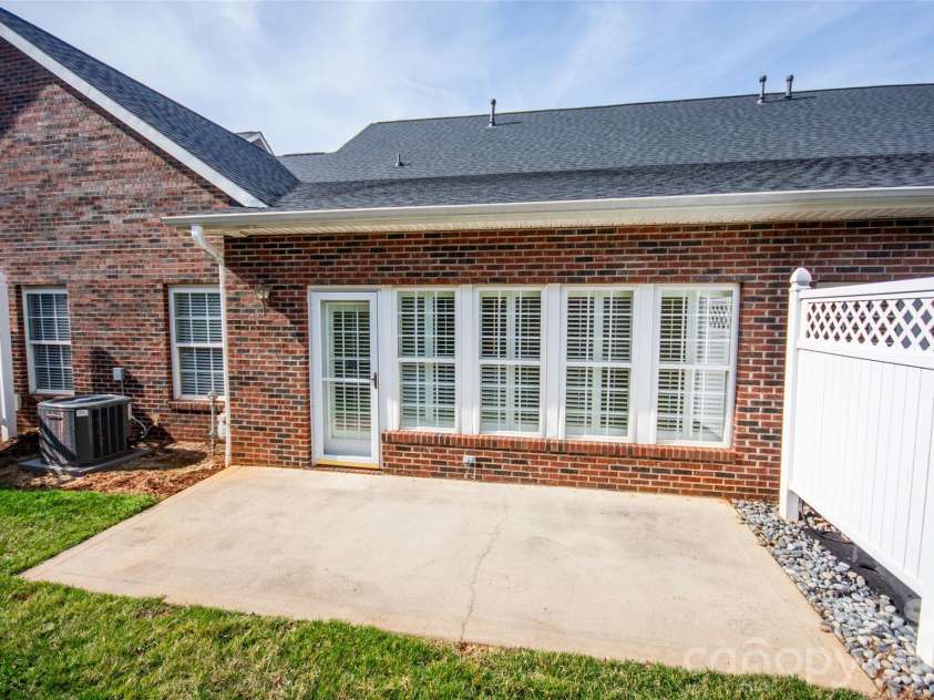 1365 Royalty Circle, Statesville, NC 28625.  MLS# CAR4355141, YatesRealty ID 14398. 