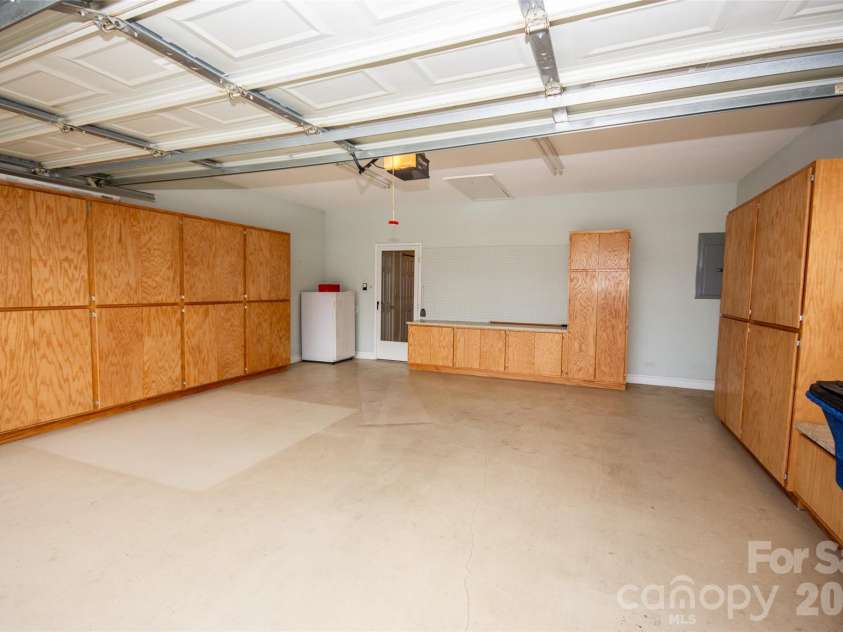 1365 Royalty Circle, Statesville, NC 28625.  MLS# CAR4355141, YatesRealty ID 14398. 