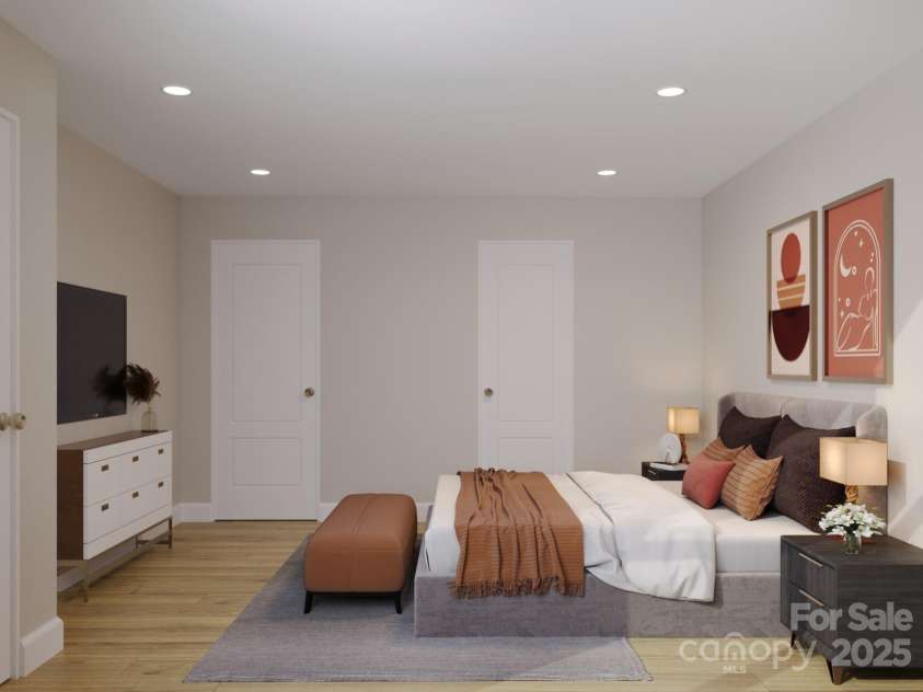 6049 King Charles Court, Charlotte, NC 28213.  MLS# CAR4239194, YatesRealty ID 14398. 