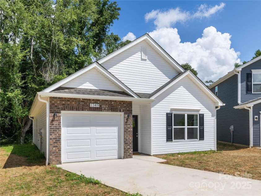 1149 Thayer Glen Court, Charlotte, NC 28213.  MLS# CAR4247486, YatesRealty ID 14399. 