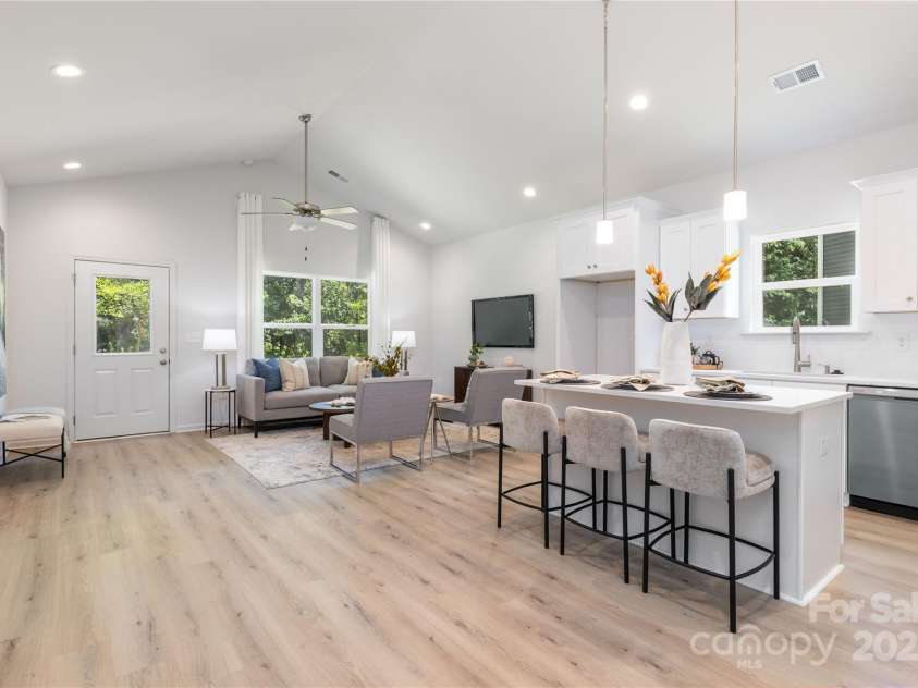 1149 Thayer Glen Court, Charlotte, NC 28213.  MLS# CAR4247486, YatesRealty ID 14399. 