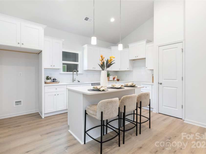 1149 Thayer Glen Court, Charlotte, NC 28213.  MLS# CAR4247486, YatesRealty ID 14399. 