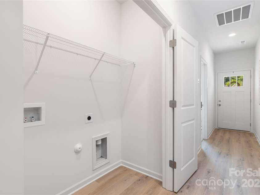 1149 Thayer Glen Court, Charlotte, NC 28213.  MLS# CAR4247486, YatesRealty ID 14399. 