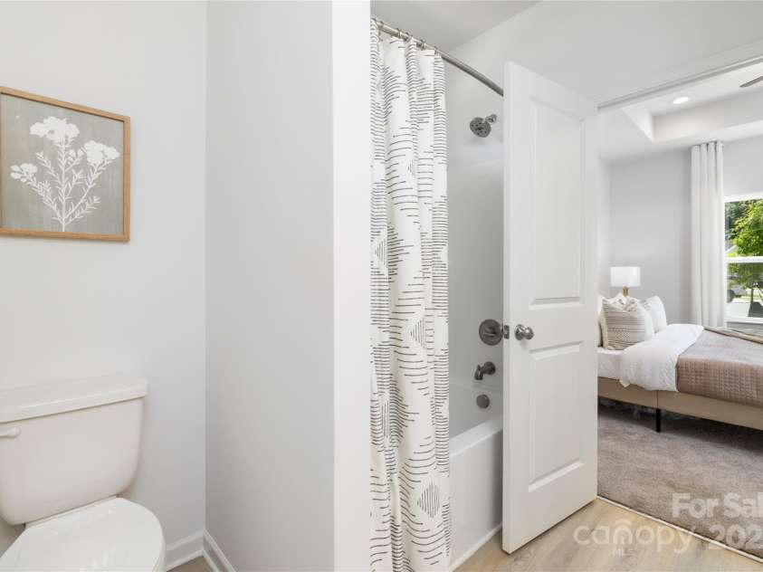 1149 Thayer Glen Court, Charlotte, NC 28213.  MLS# CAR4247486, YatesRealty ID 14399. 