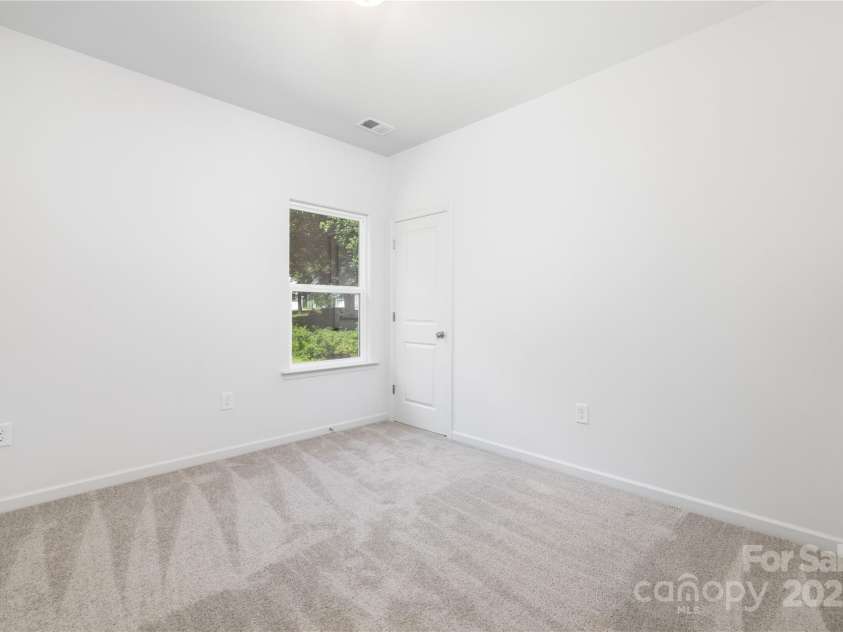 1149 Thayer Glen Court, Charlotte, NC 28213.  MLS# CAR4247486, YatesRealty ID 14399. 