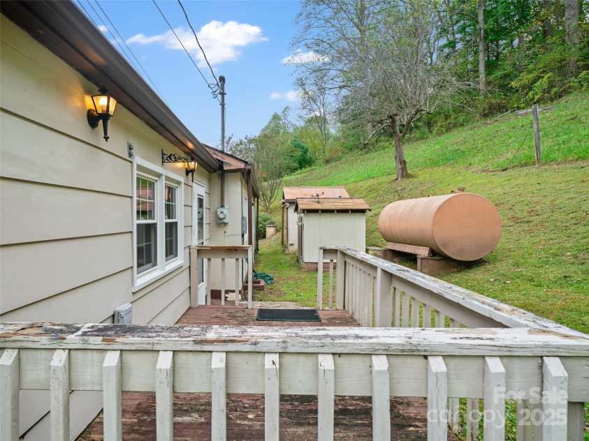 338 Sweet Creek Road, Bakersville, NC 28705.  MLS# CAR4310694, YatesRealty ID 144. 