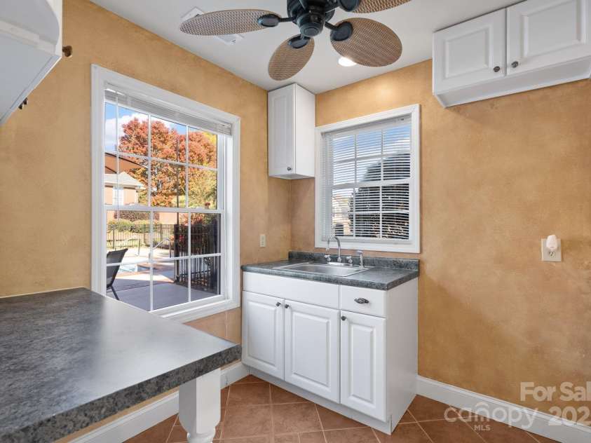 137 Clearcreek Drive, Boiling Springs, SC 29316.  MLS# CAR4322512, YatesRealty ID 1440. 