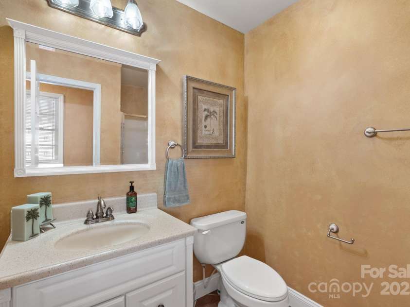 137 Clearcreek Drive, Boiling Springs, SC 29316.  MLS# CAR4322512, YatesRealty ID 1440. 